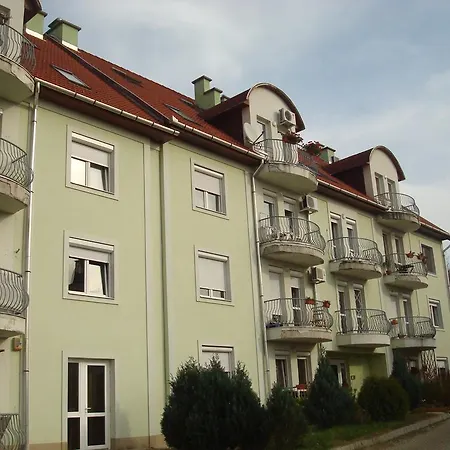 Апартаменты Centrum Apartman *