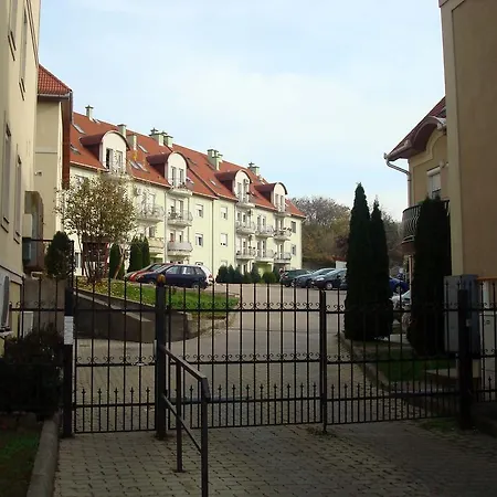 Centrum Apartman Apartment Eger